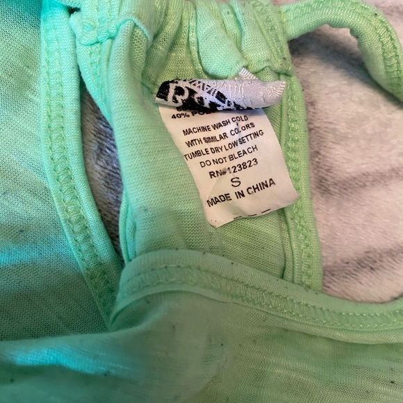 Neon green beach cover up - Picture 2 of 2